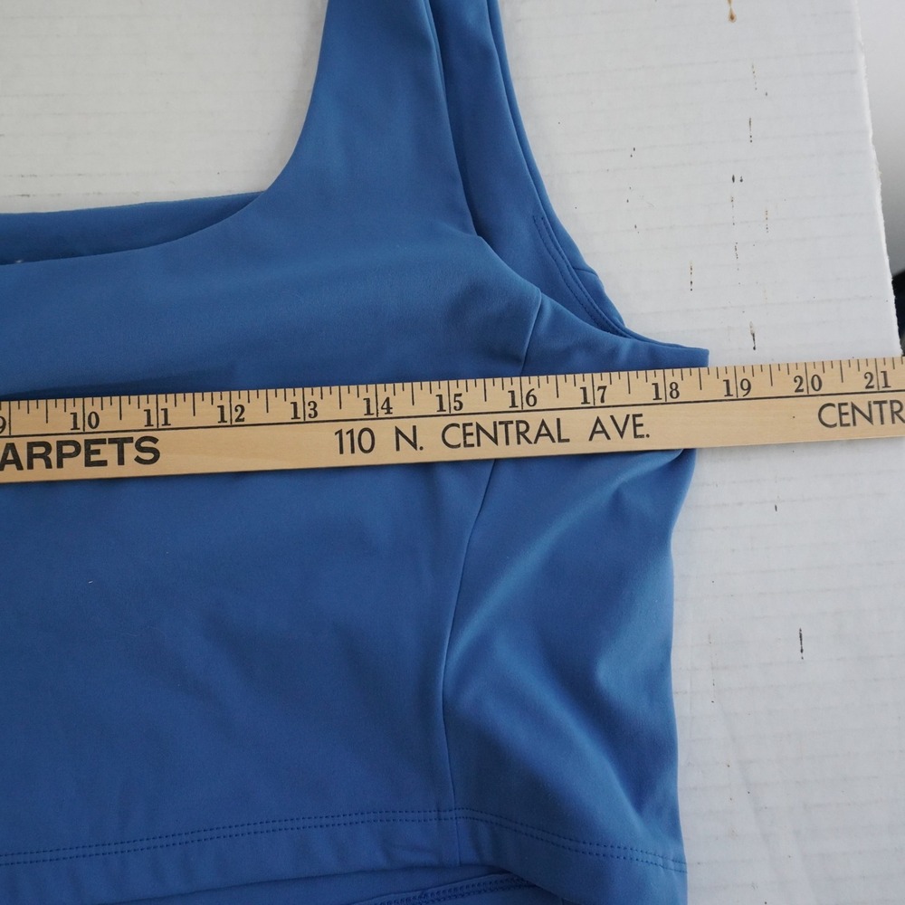 Women's Athletic Shorts and Crop Tank Set - Blue - Picture 5 of 12